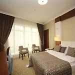 Vivaldi Park فندق